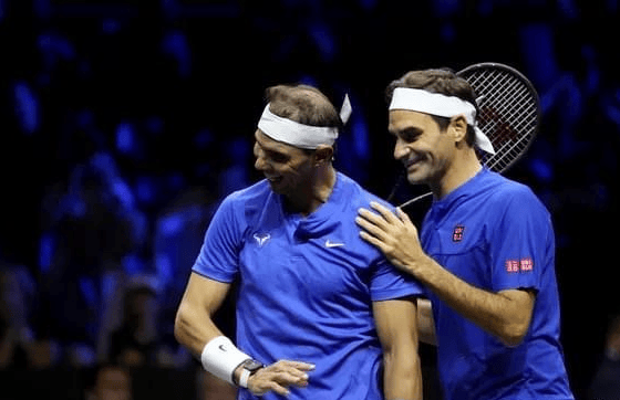 英国网球队翻盘日本网球队，费德勒送出助攻