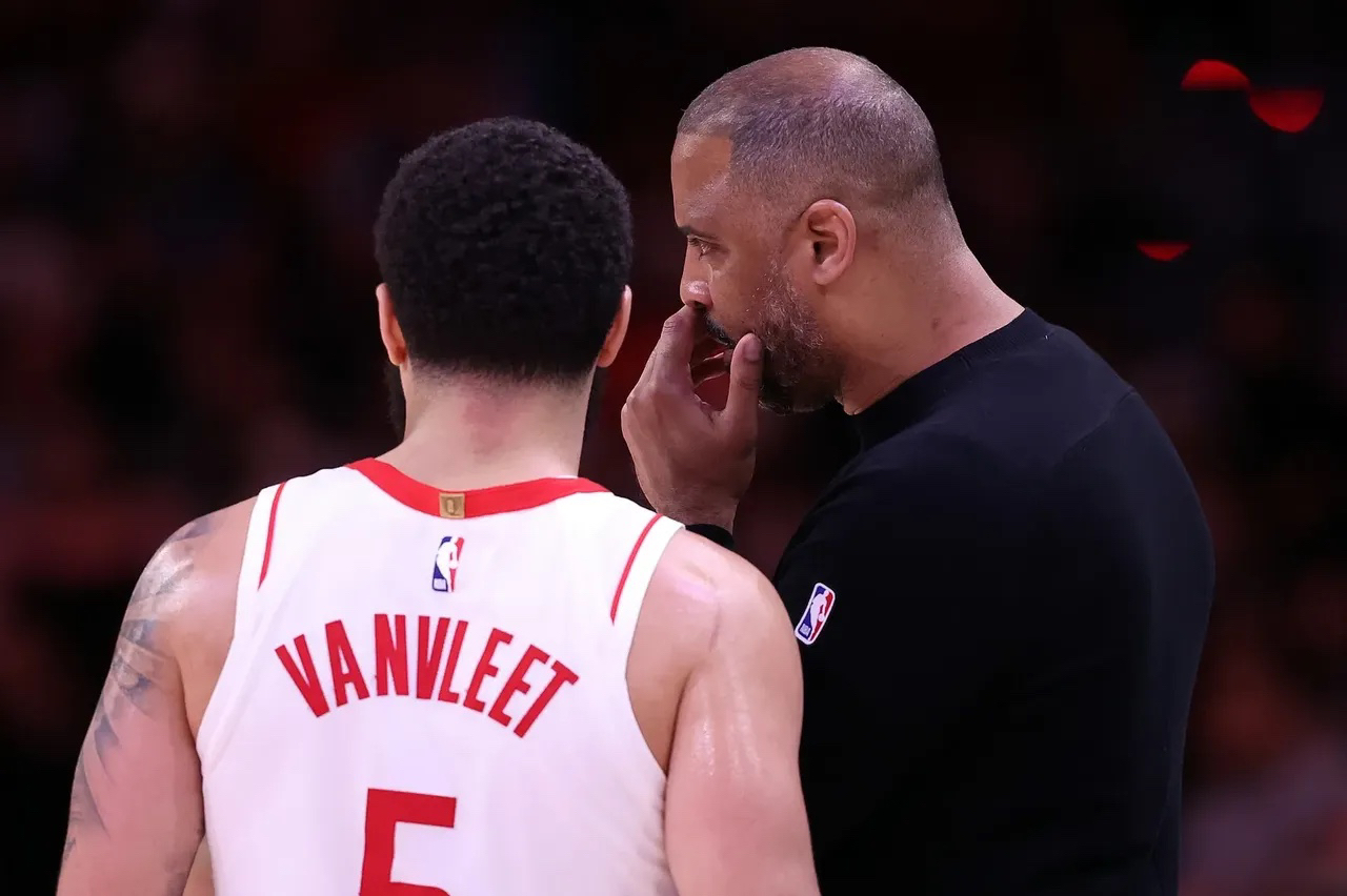 凯尔特人球员被曝酒驾,引发球队管理层紧张 凯尔特人球员被曝酒驾,引发球队管理层紧张